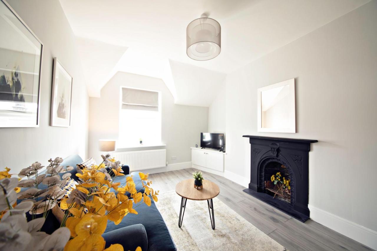 הרוגייט The Loft Apartment, 8 Granville Road מראה חיצוני תמונה