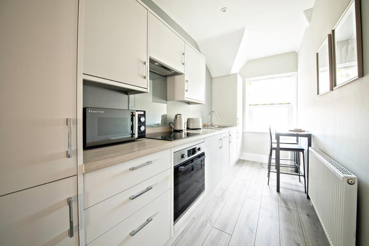 הרוגייט The Loft Apartment, 8 Granville Road מראה חיצוני תמונה
